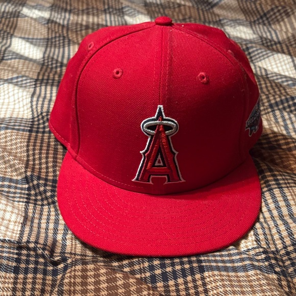 New Era Los Angeles Angels Fitted Hat with 2002 World Series Patch. Size 7 5/8 - Picture 1 of 4